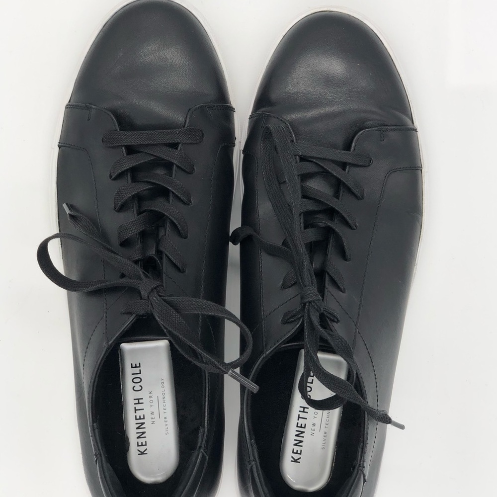 Kenneth Cole shoes silver technology size 10 M